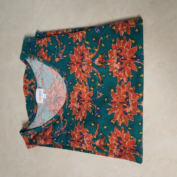 NWT Sleeveless Tank Top LuLaRoe Size L Very Pretty Colors - Picture 11 of 12